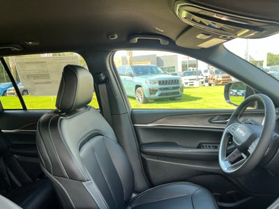 2027 Jeep Grand Cherokee GRAND CHEROKEE LIMITED 4X2