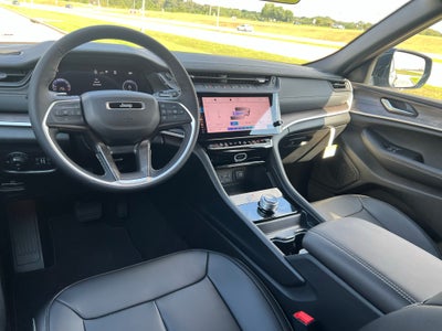 2027 Jeep Grand Cherokee GRAND CHEROKEE LIMITED 4X2