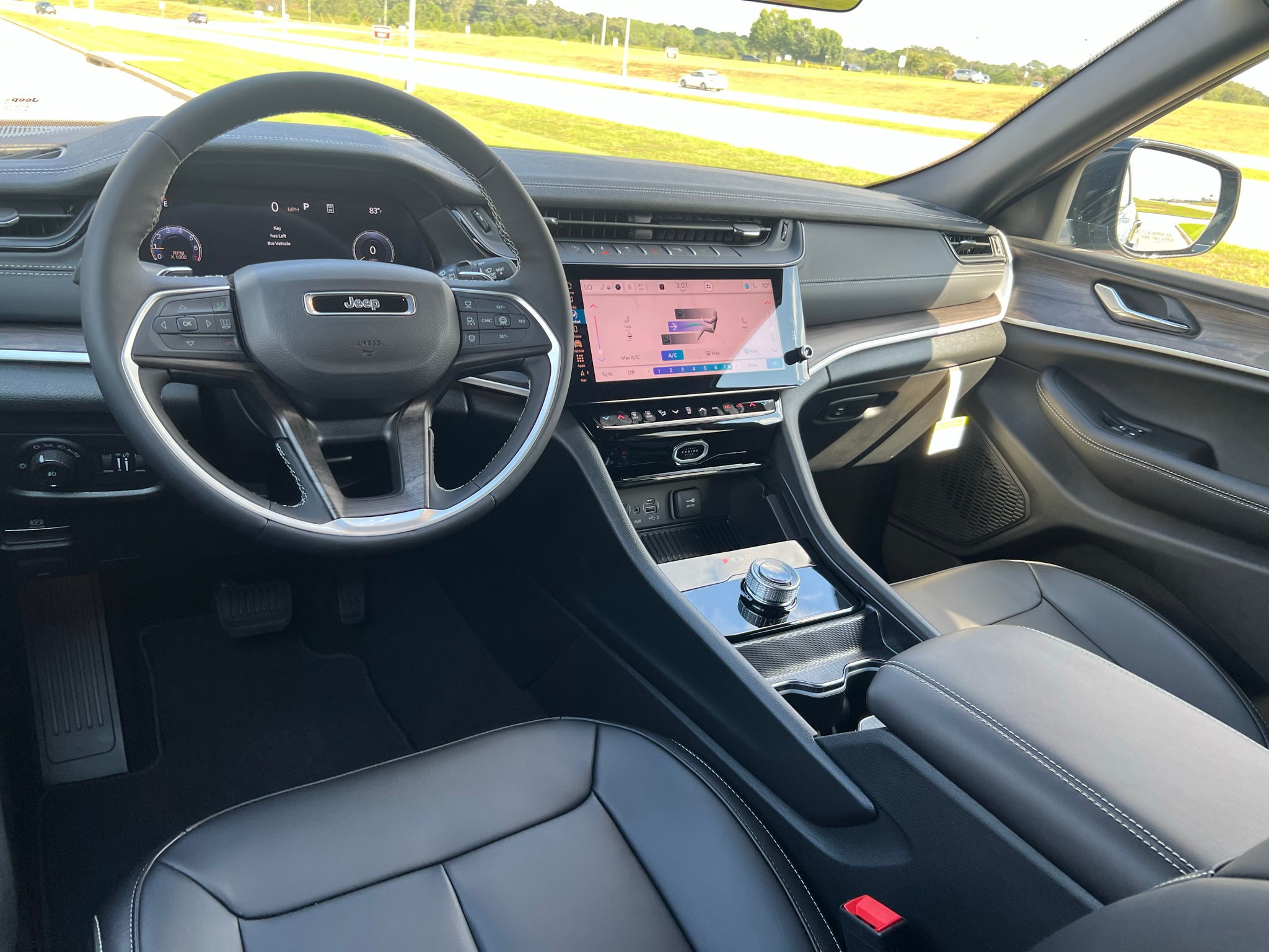 2027 Jeep Grand Cherokee GRAND CHEROKEE LIMITED 4X2