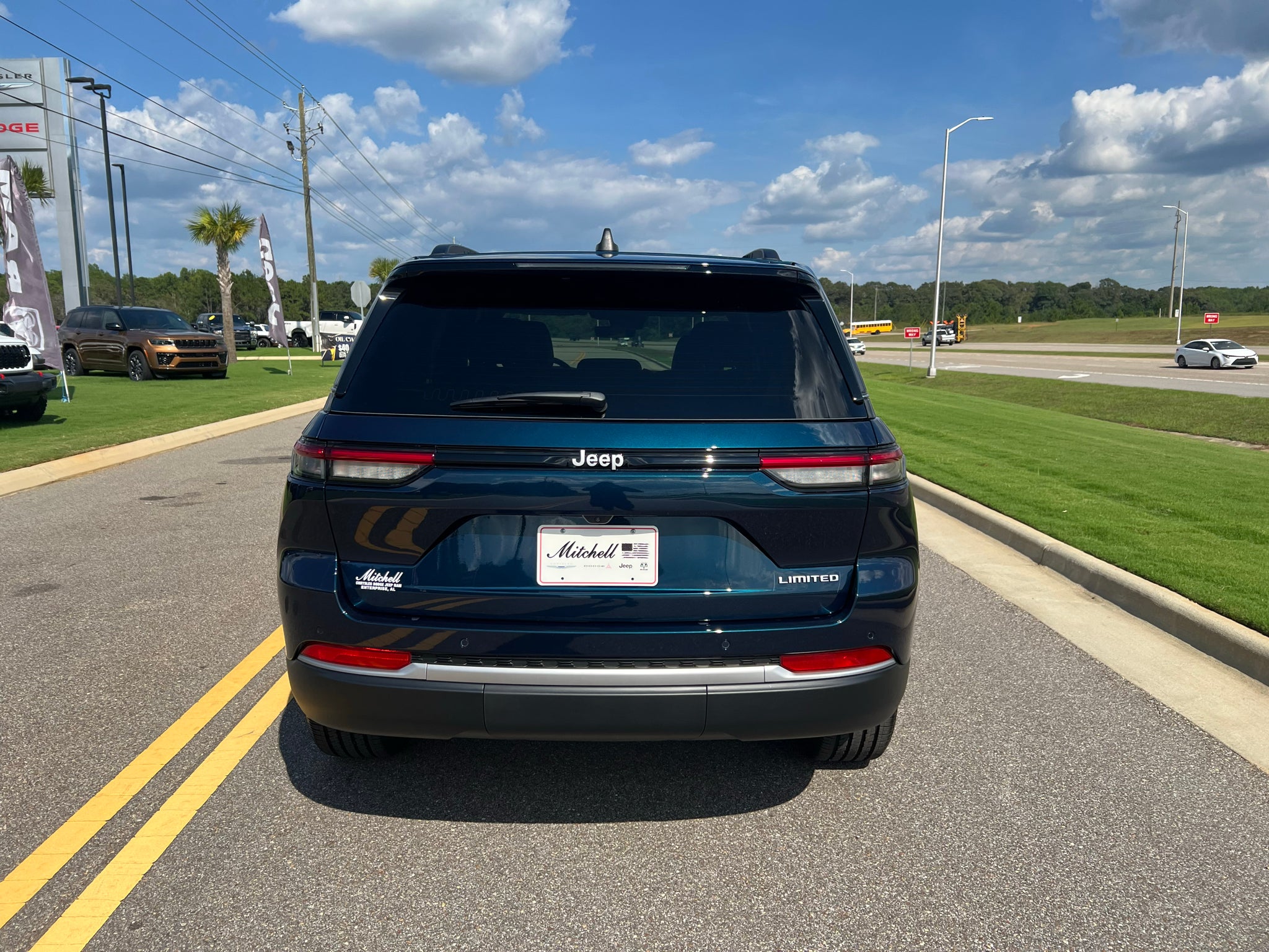 2027 Jeep Grand Cherokee GRAND CHEROKEE LIMITED 4X2