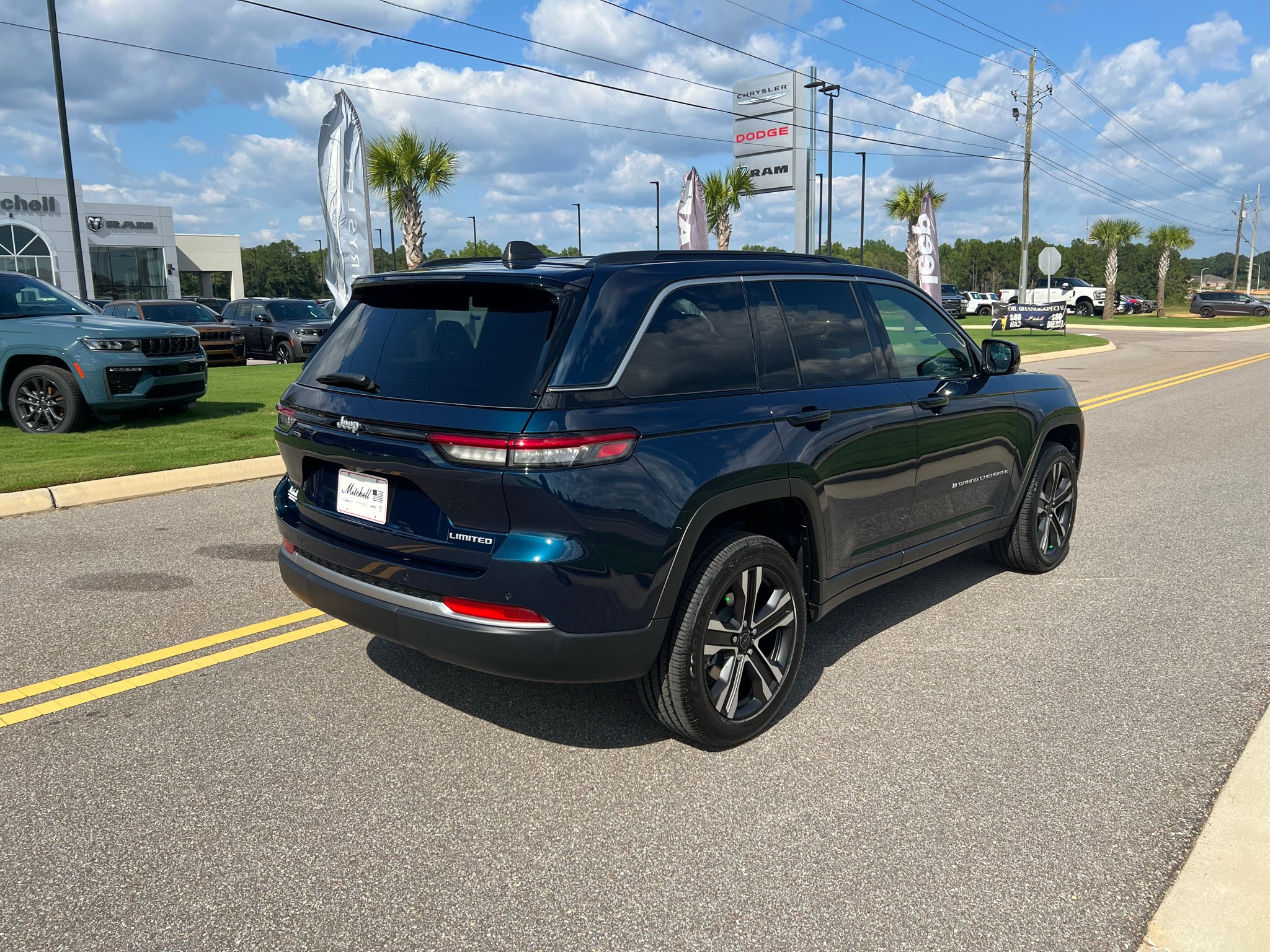 2027 Jeep Grand Cherokee GRAND CHEROKEE LIMITED 4X2