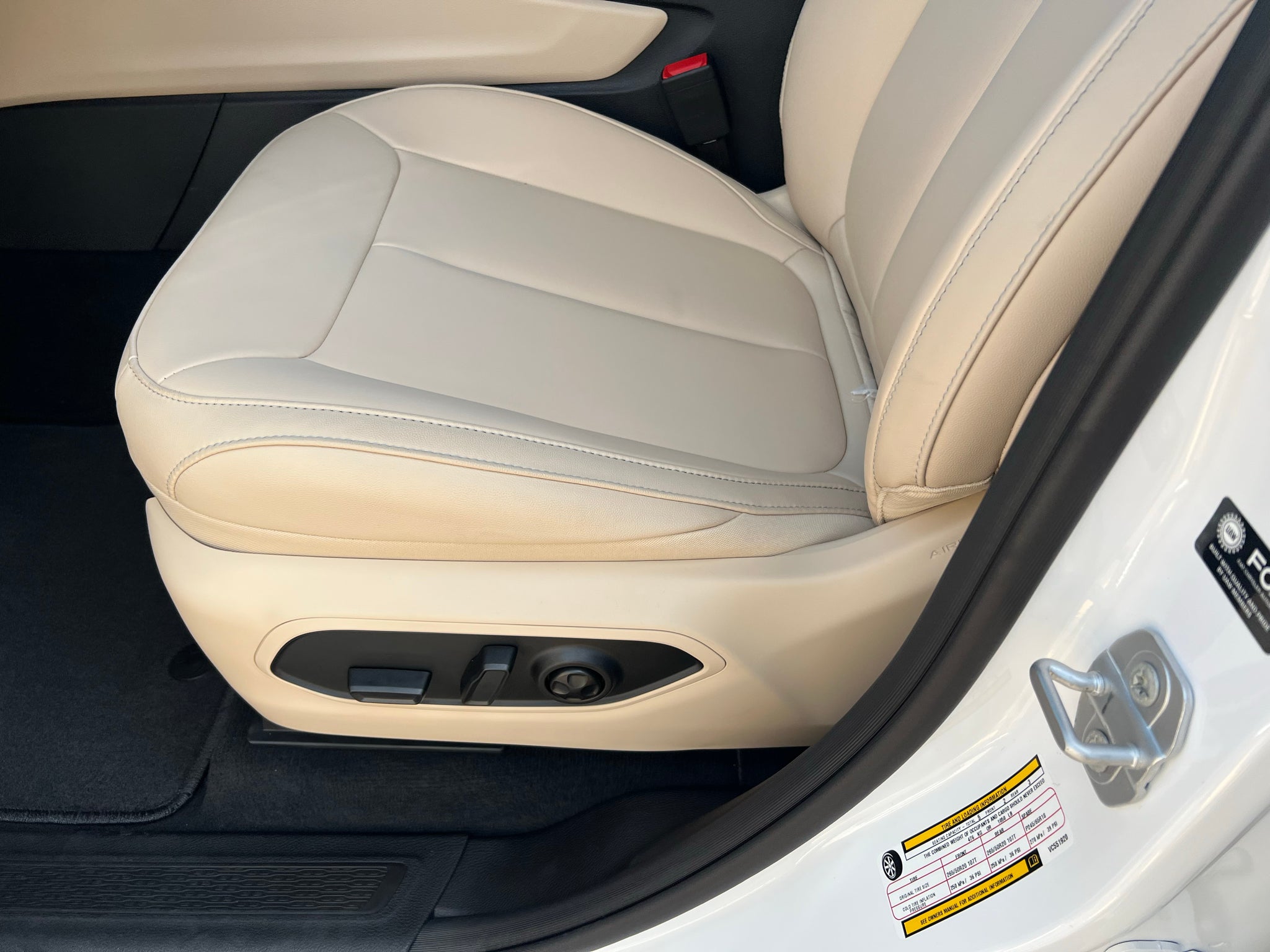 2027 Jeep Grand Cherokee GRAND CHEROKEE LIMITED 4X2