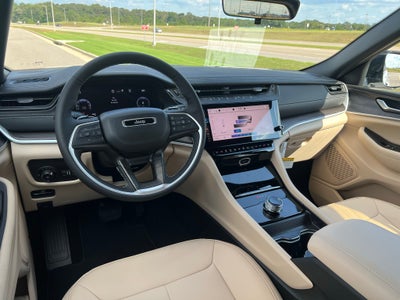 2027 Jeep Grand Cherokee GRAND CHEROKEE LIMITED 4X2