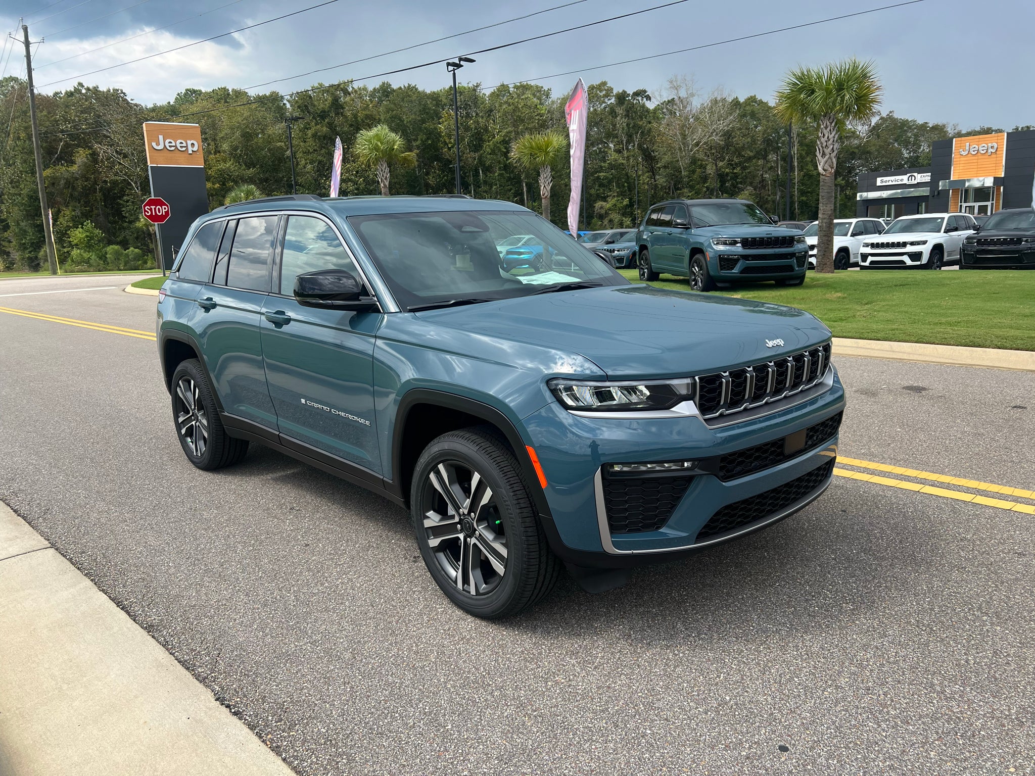 2027 Jeep Grand Cherokee GRAND CHEROKEE LIMITED 4X2