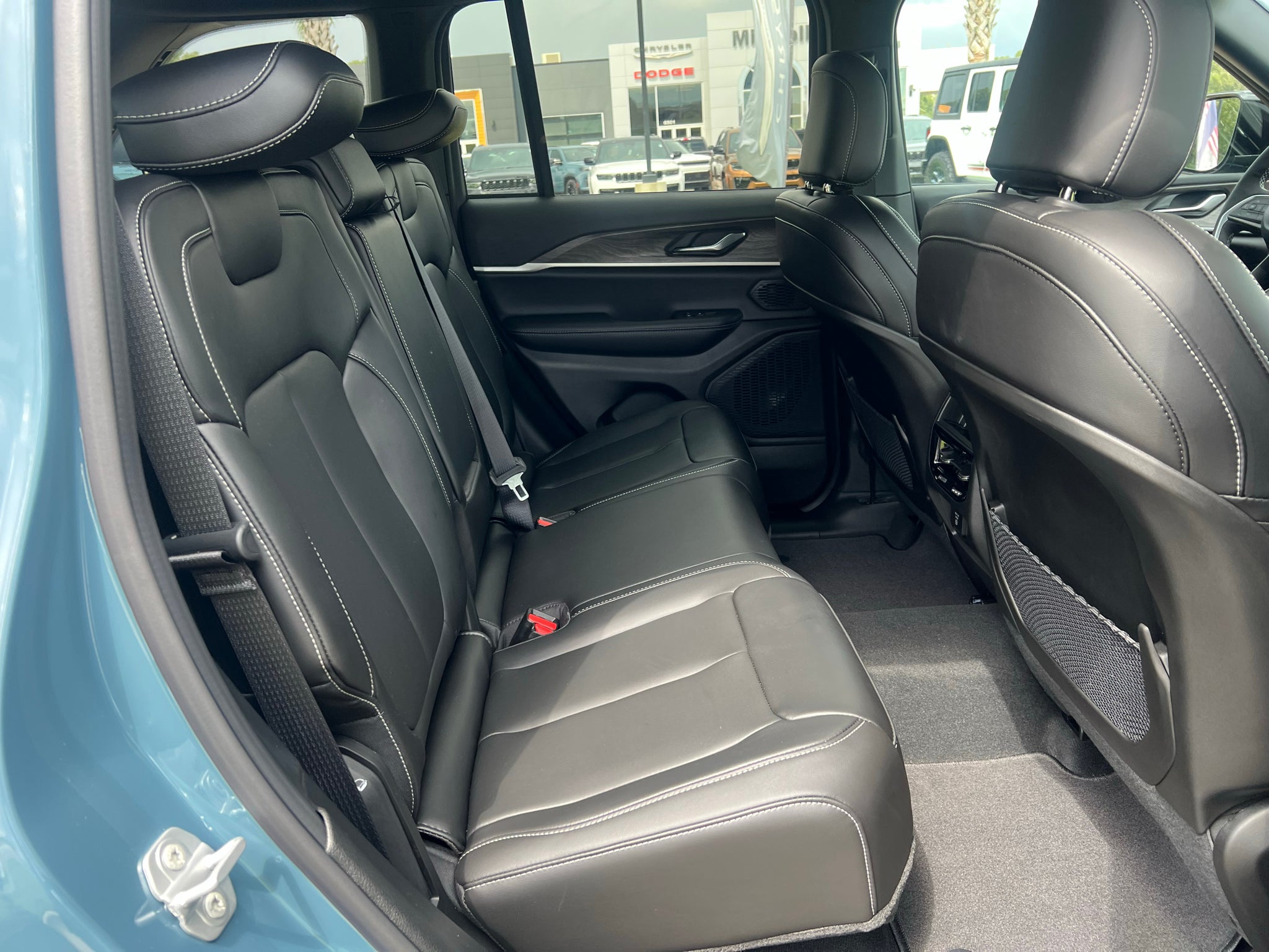 2027 Jeep Grand Cherokee GRAND CHEROKEE LIMITED 4X2