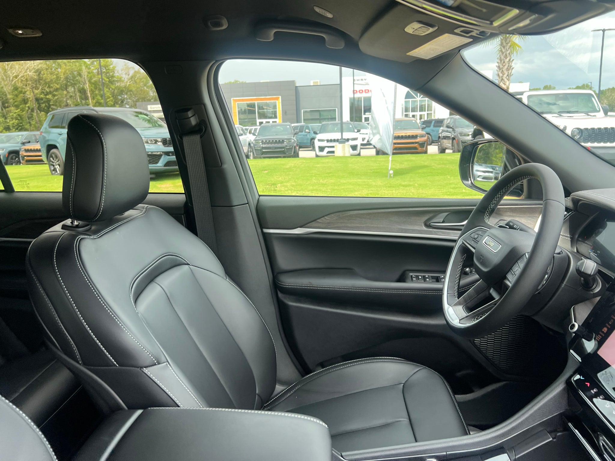 2027 Jeep Grand Cherokee GRAND CHEROKEE LIMITED 4X2
