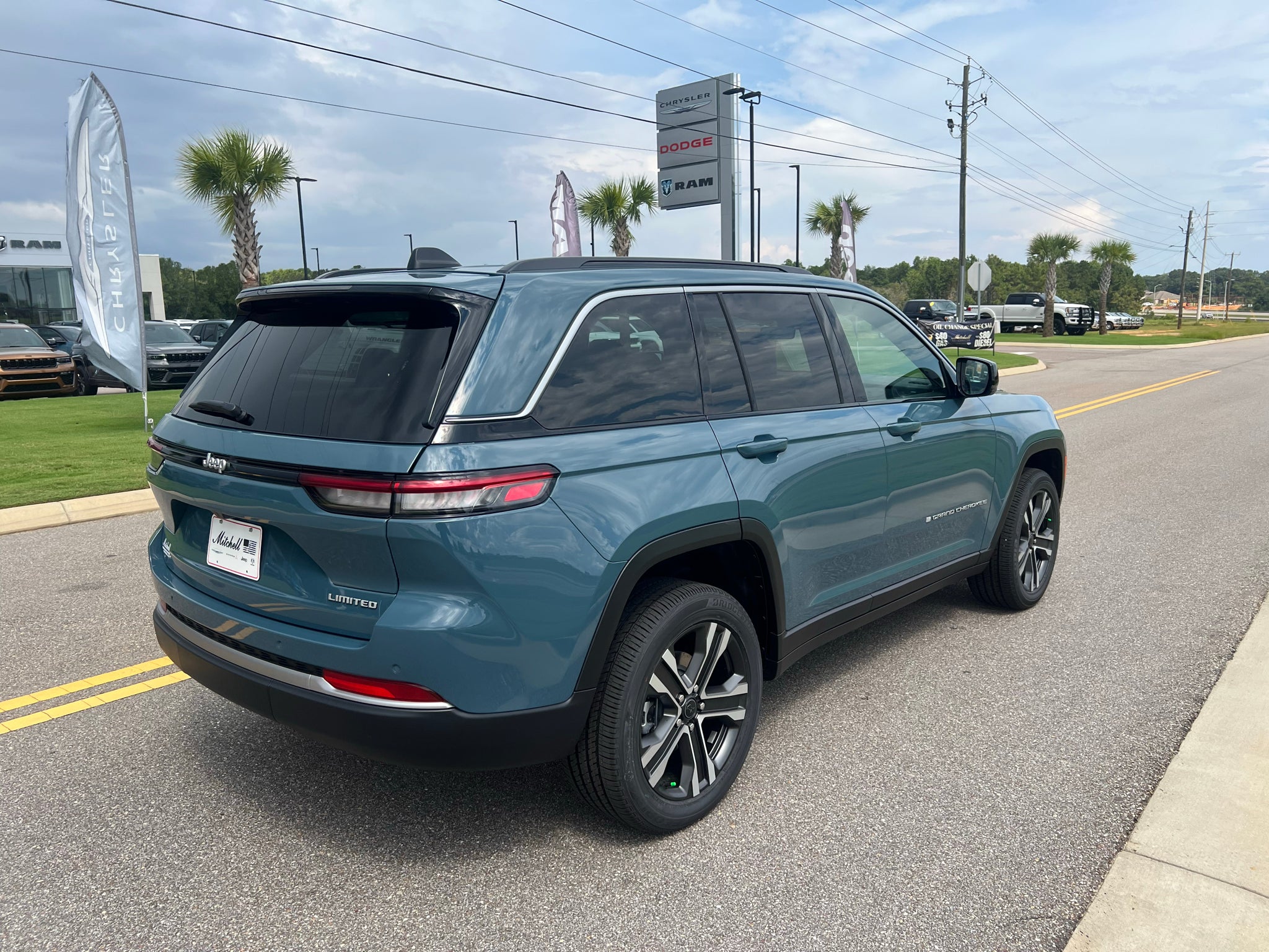 2027 Jeep Grand Cherokee GRAND CHEROKEE LIMITED 4X2