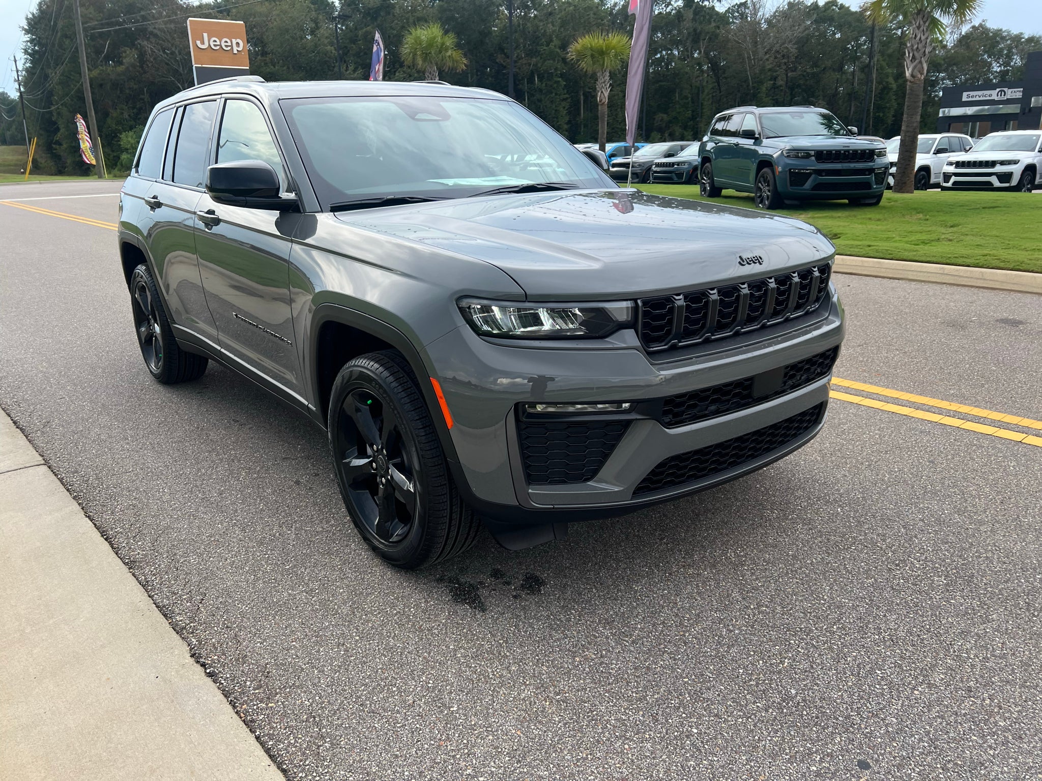 2027 Jeep Grand Cherokee GRAND CHEROKEE LIMITED 4X2