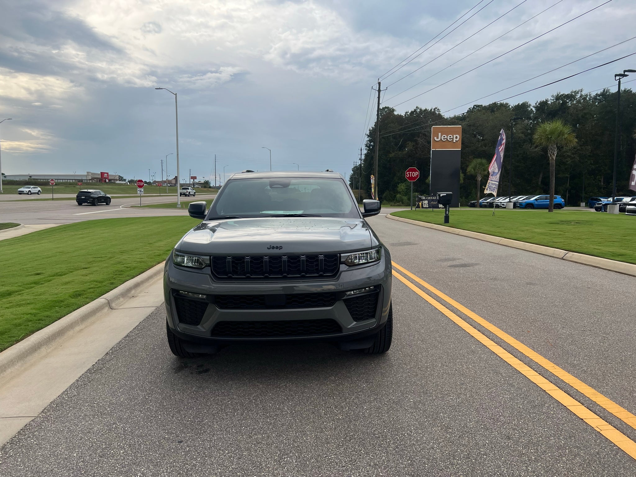 2027 Jeep Grand Cherokee GRAND CHEROKEE LIMITED 4X2