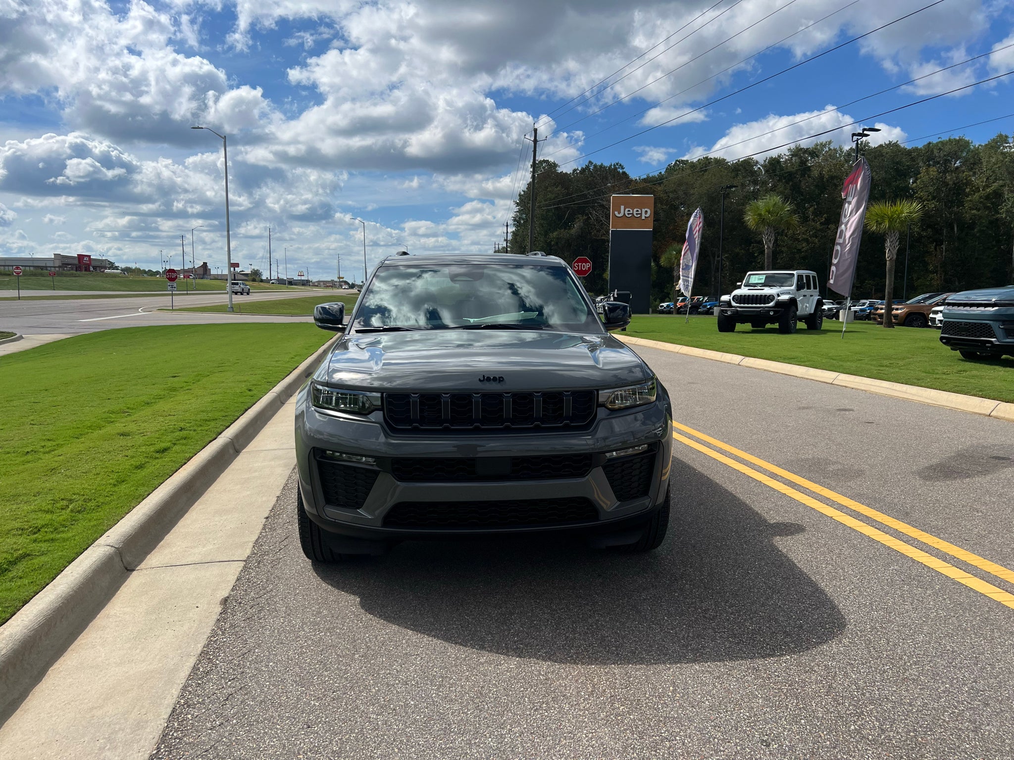 2027 Jeep Grand Cherokee GRAND CHEROKEE LIMITED 4X2