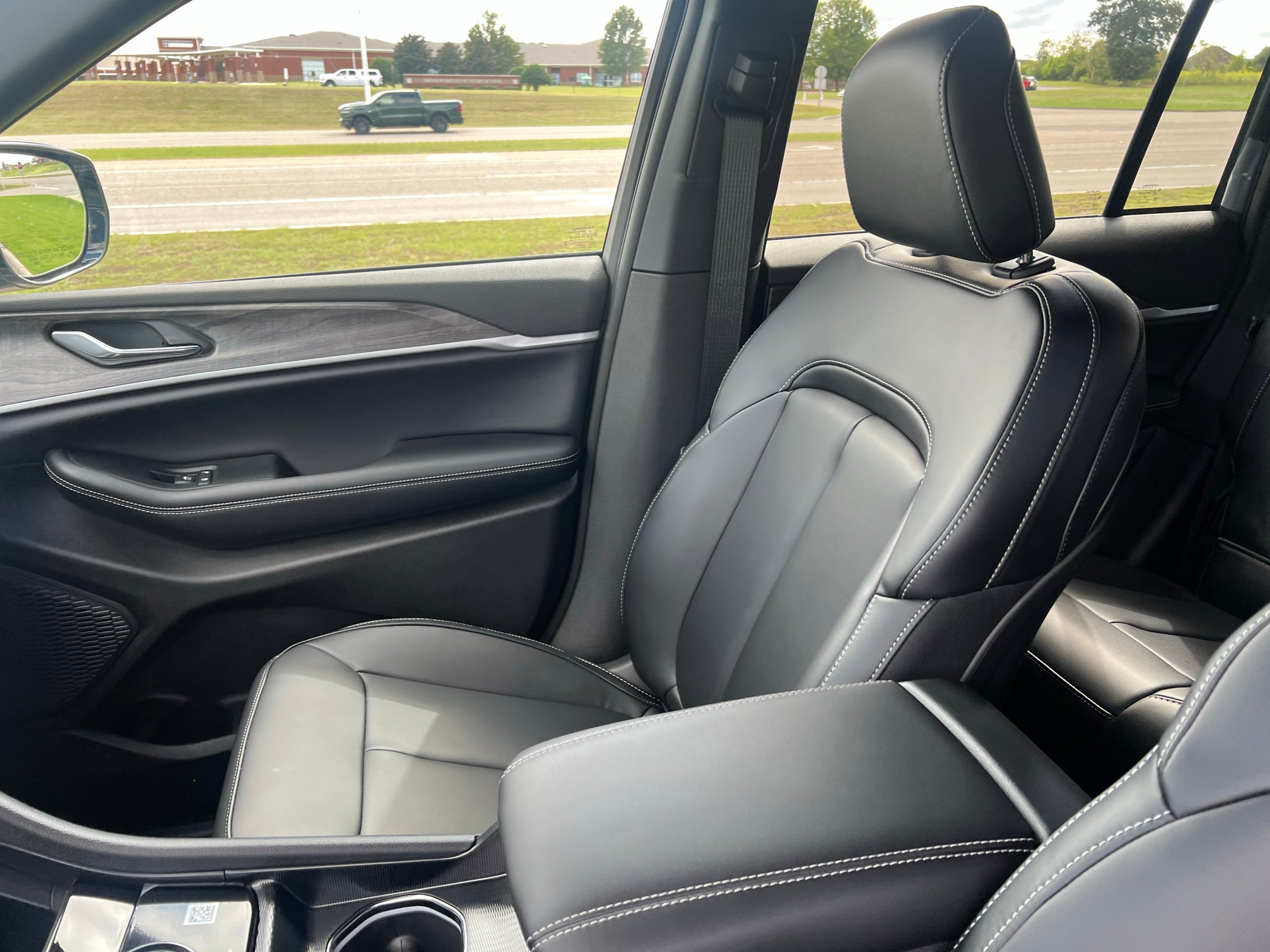 2027 Jeep Grand Cherokee GRAND CHEROKEE LIMITED 4X2