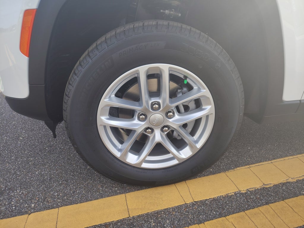 2025 Jeep Grand Cherokee GRAND CHEROKEE LAREDO X 4X4