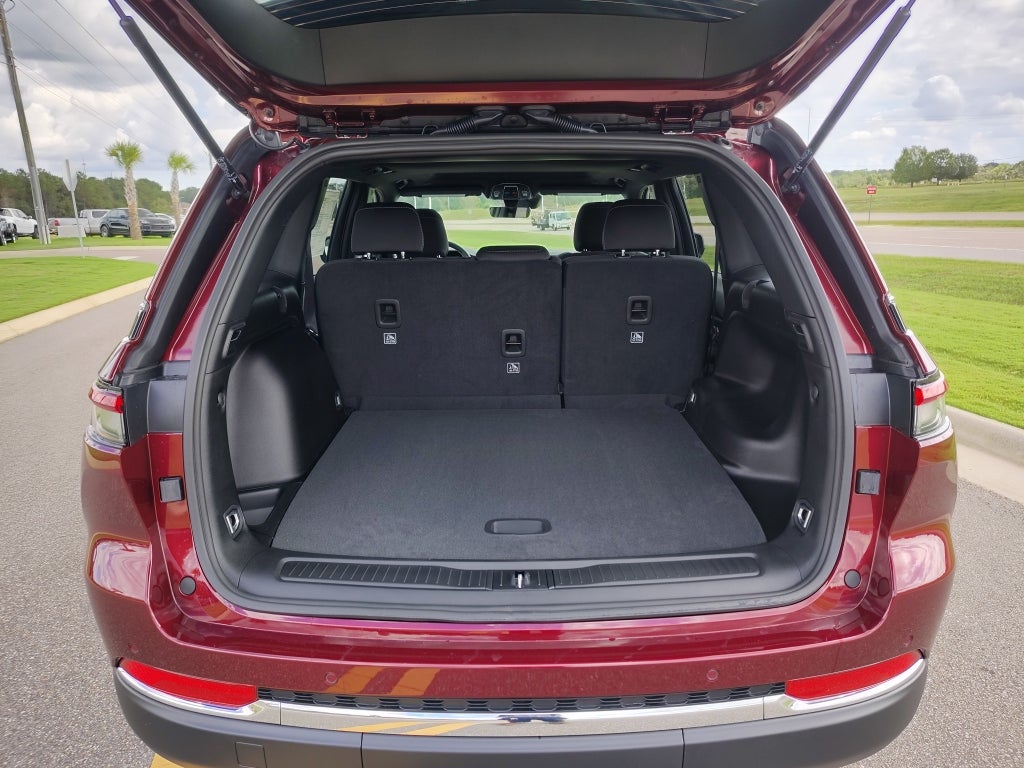 2025 Jeep Grand Cherokee GRAND CHEROKEE LAREDO X 4X4