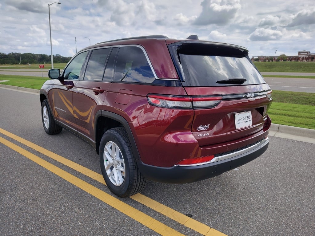 2025 Jeep Grand Cherokee GRAND CHEROKEE LAREDO X 4X4