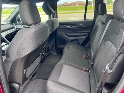 2025 Jeep Grand Cherokee Laredo X 4x4