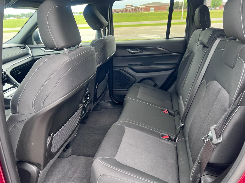 2025 Jeep Grand Cherokee Laredo X 4x4