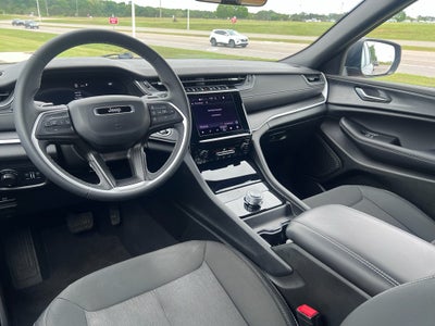 2025 Jeep Grand Cherokee Laredo X 4x4