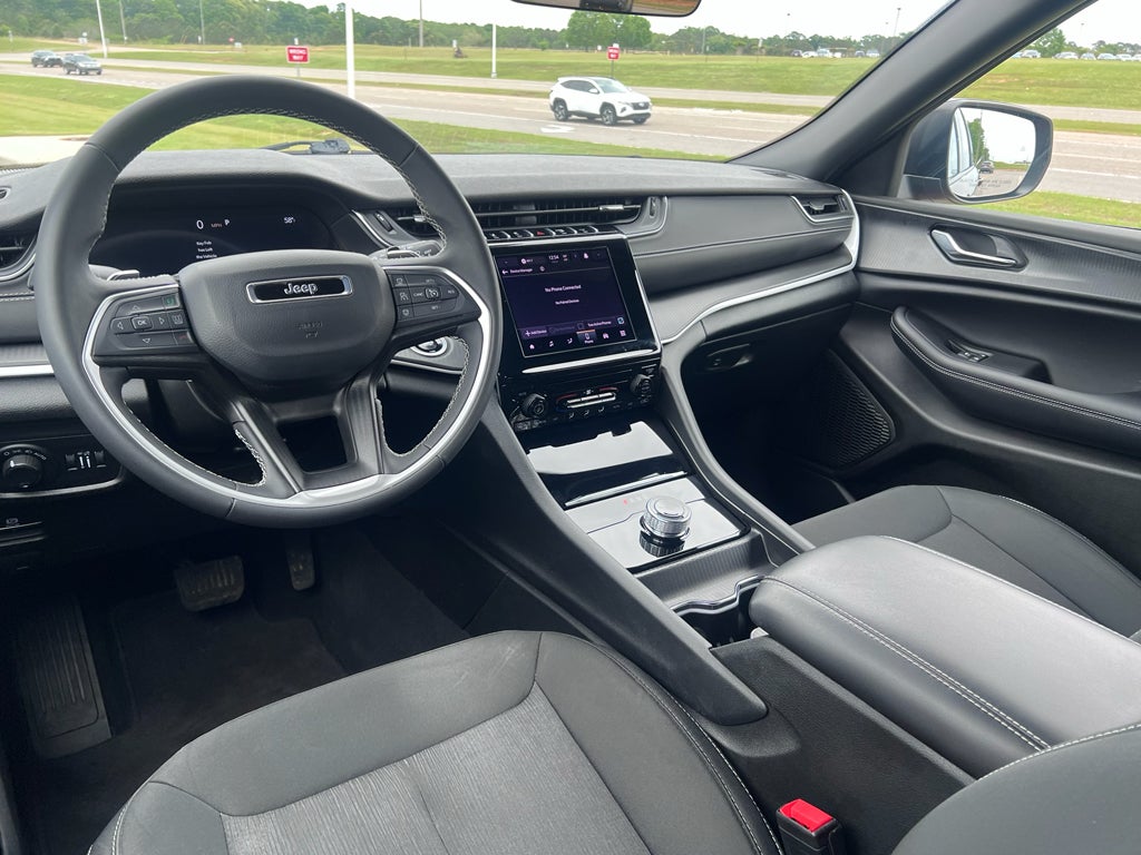 2025 Jeep Grand Cherokee Laredo X 4x4