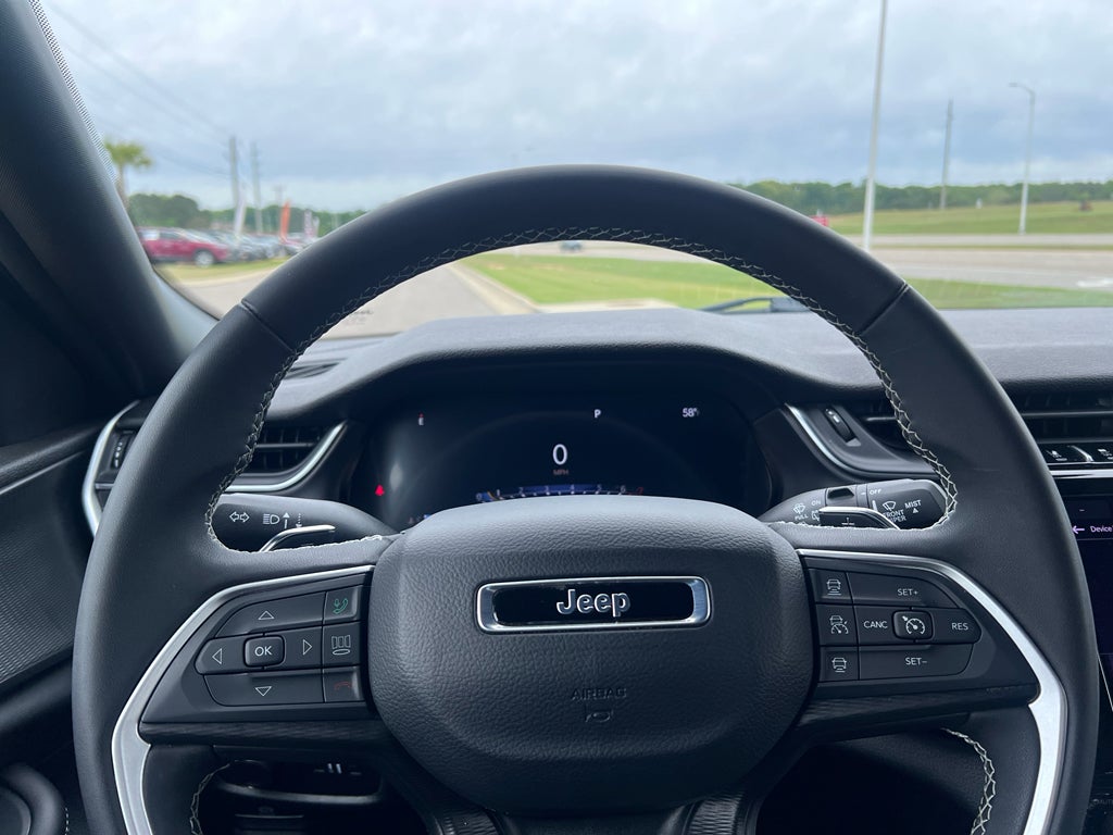 2025 Jeep Grand Cherokee Laredo X 4x4