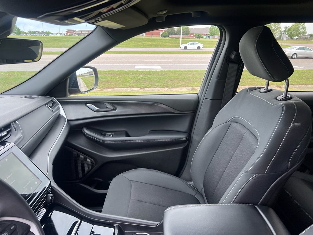 2025 Jeep Grand Cherokee Laredo X 4x4