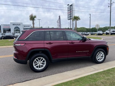 2025 Jeep Grand Cherokee Laredo X 4x4