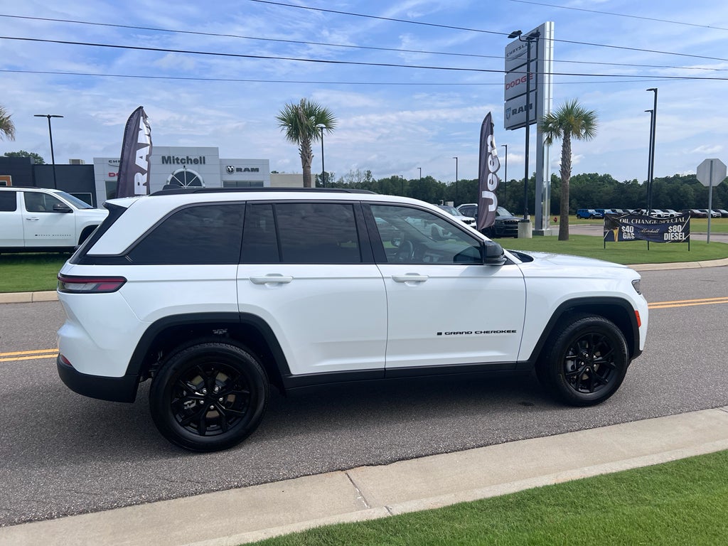 2026 Jeep Grand Cherokee GRAND CHEROKEE LAREDO ALTITUDE 4X4