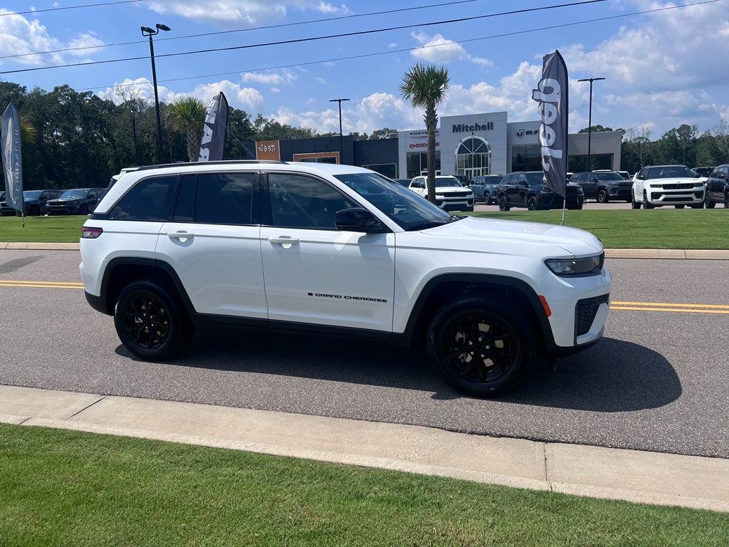 2026 Jeep Grand Cherokee GRAND CHEROKEE LAREDO ALTITUDE 4X4