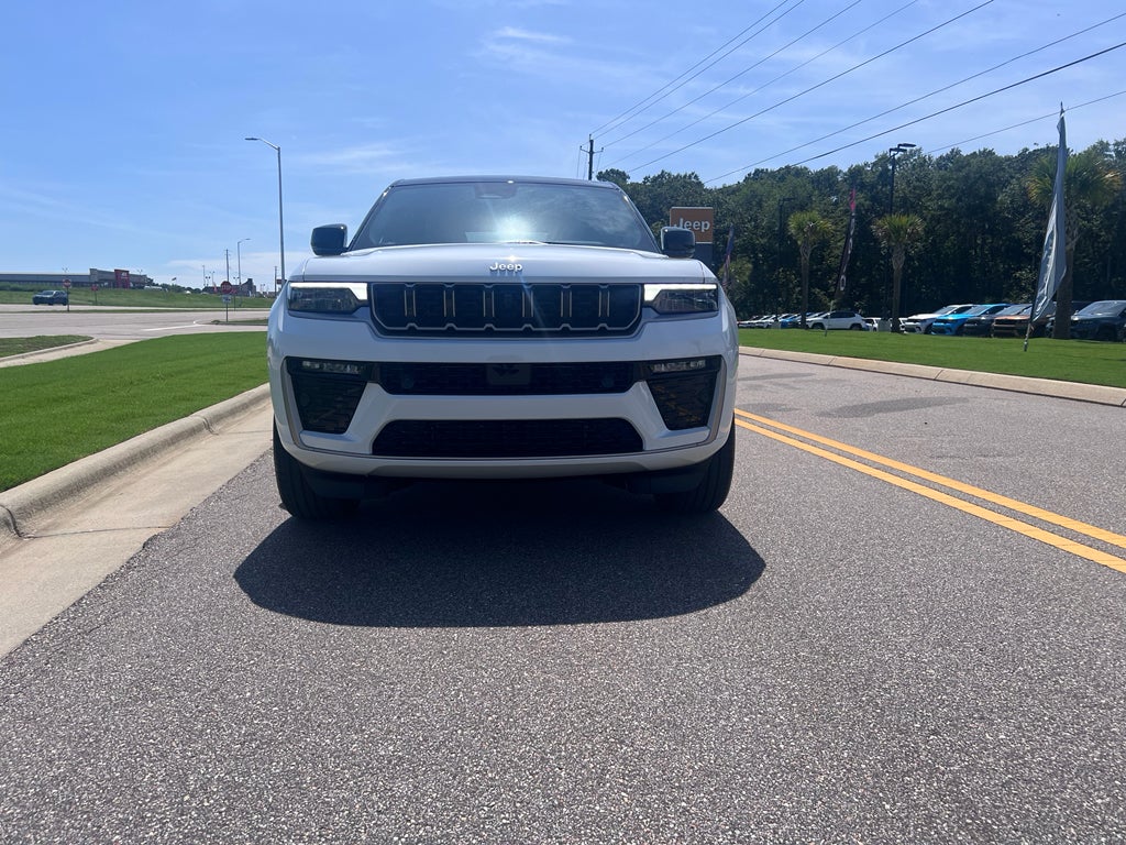 2026 Jeep Grand Cherokee GRAND CHEROKEE SUMMIT 4X4