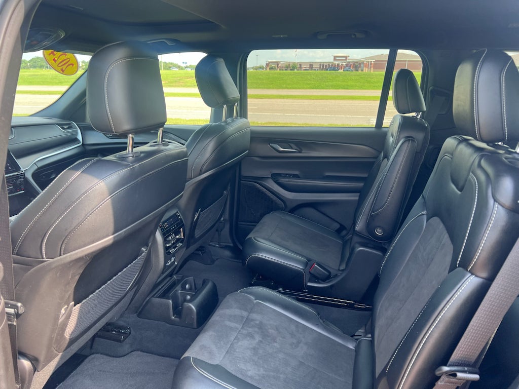 2024 Jeep Grand Cherokee L Altitude X 4x2