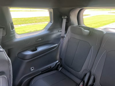 2026 Jeep Grand Cherokee L GRAND CHEROKEE L LAREDO X 4X2