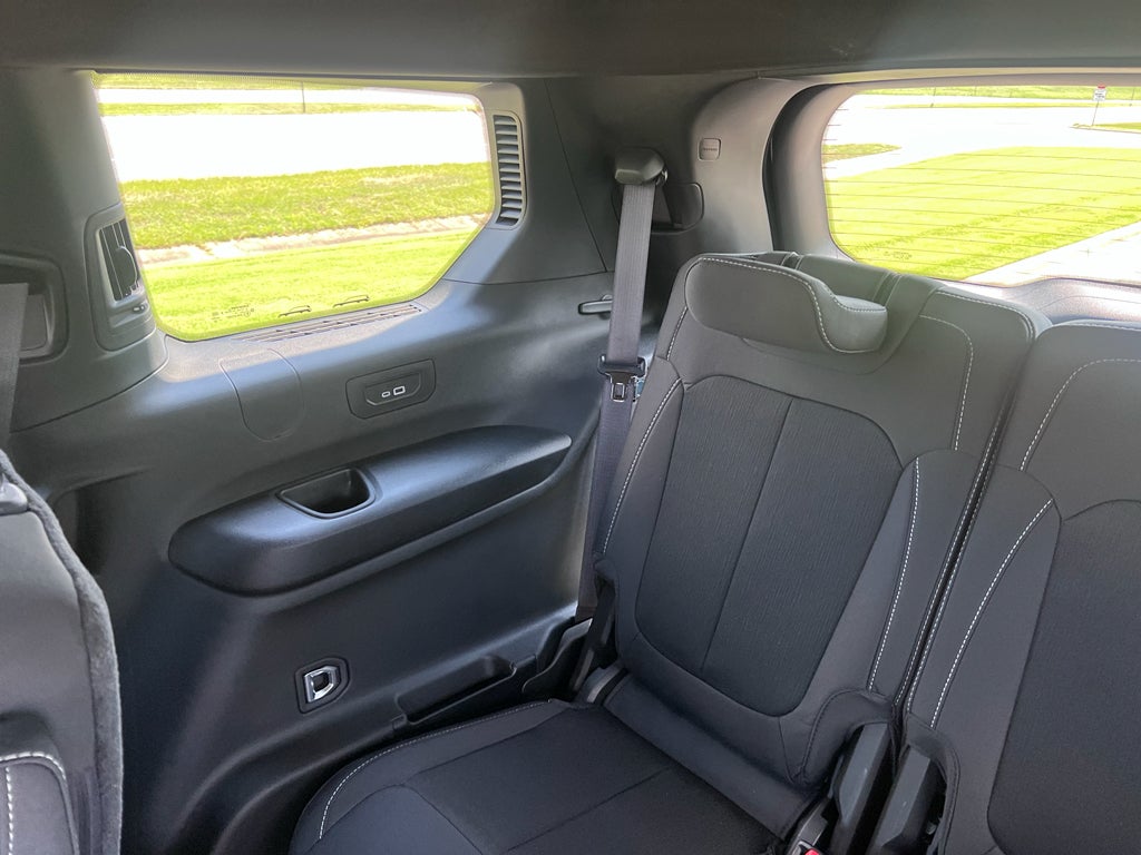 2026 Jeep Grand Cherokee L GRAND CHEROKEE L LAREDO X 4X2