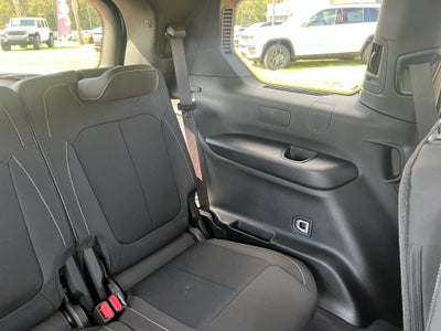 2025 Jeep Grand Cherokee L Laredo X 4x2