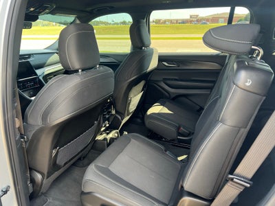 2025 Jeep Grand Cherokee L Laredo X 4x2