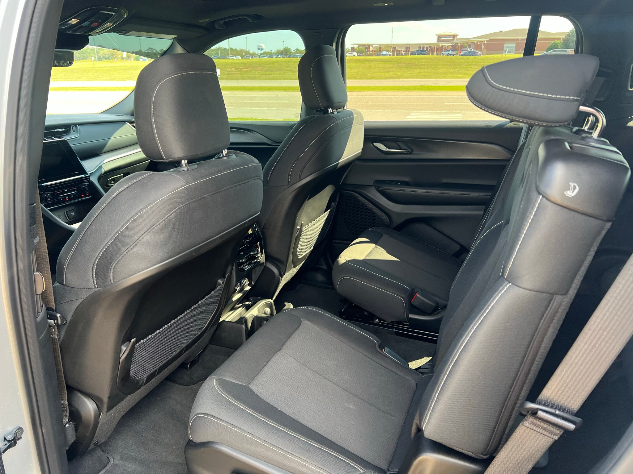 2025 Jeep Grand Cherokee L Laredo X 4x2