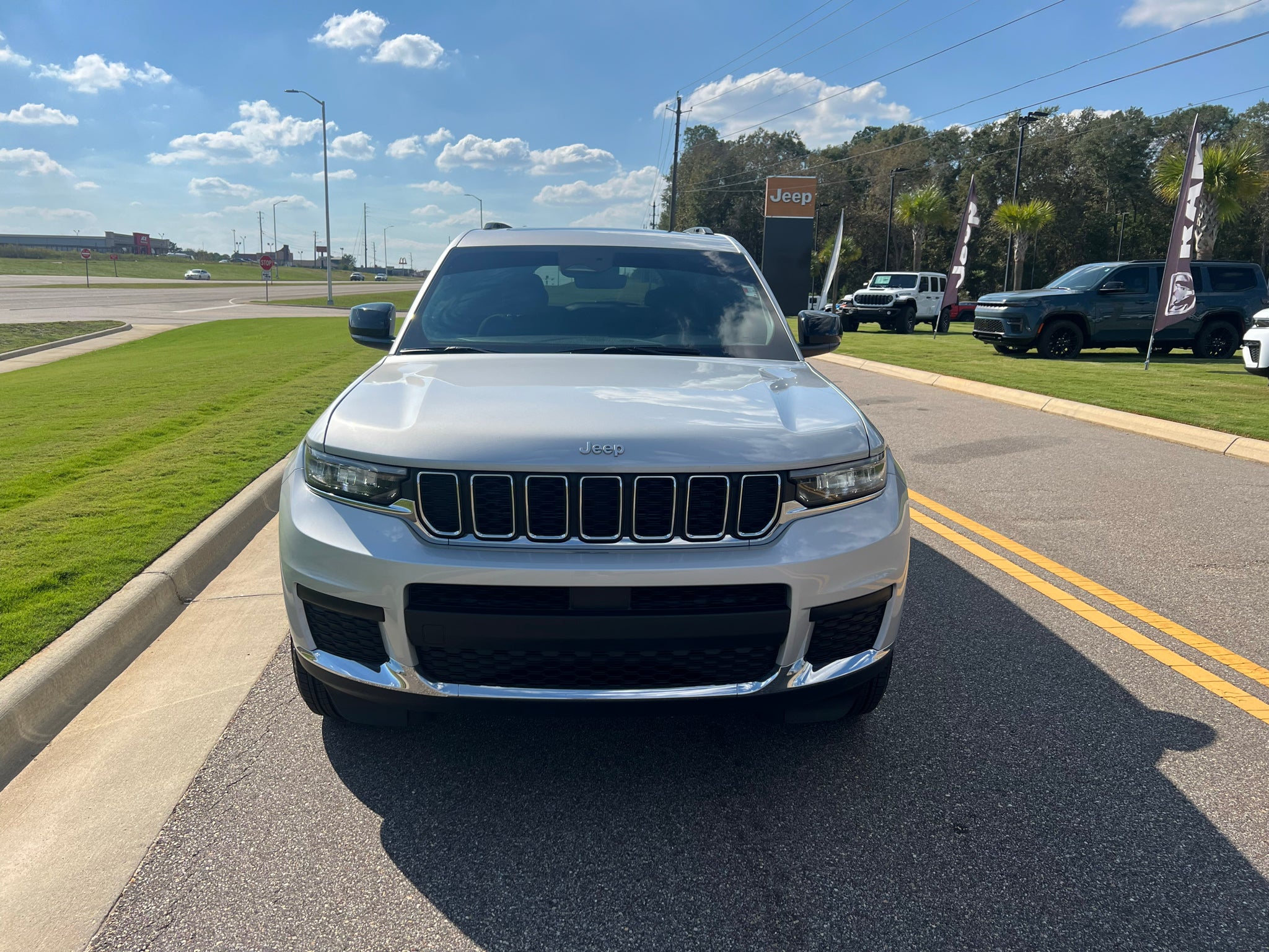 2025 Jeep Grand Cherokee L Laredo X 4x2