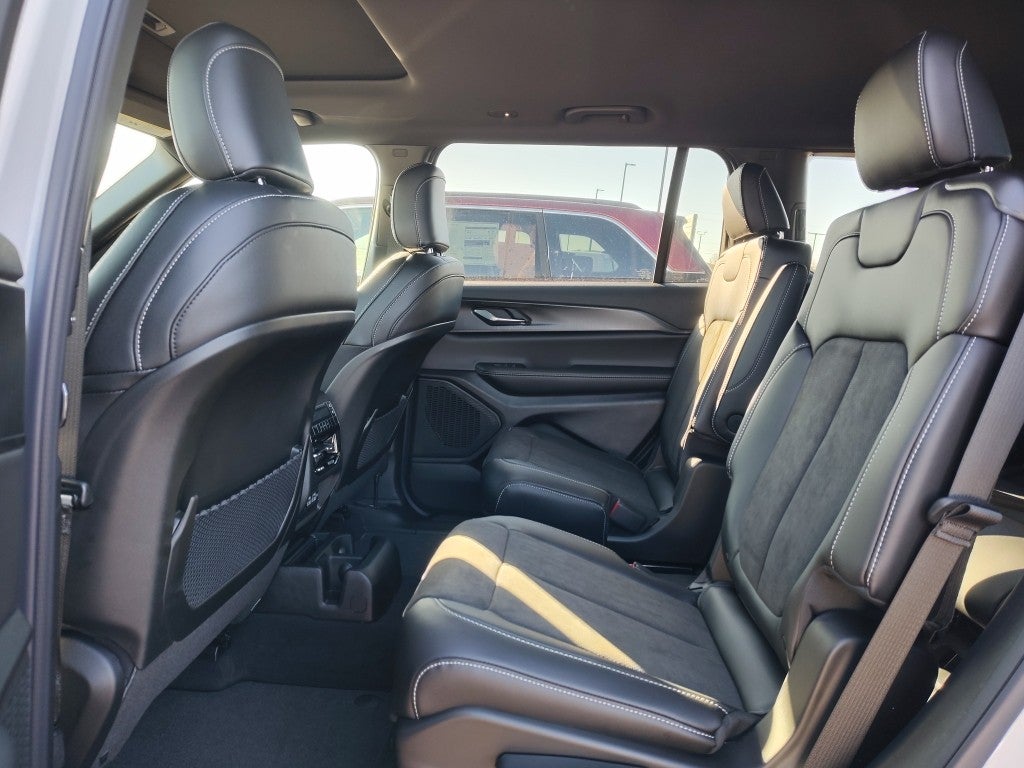 2025 Jeep Grand Cherokee L GRAND CHEROKEE L ALTITUDE X 4X2