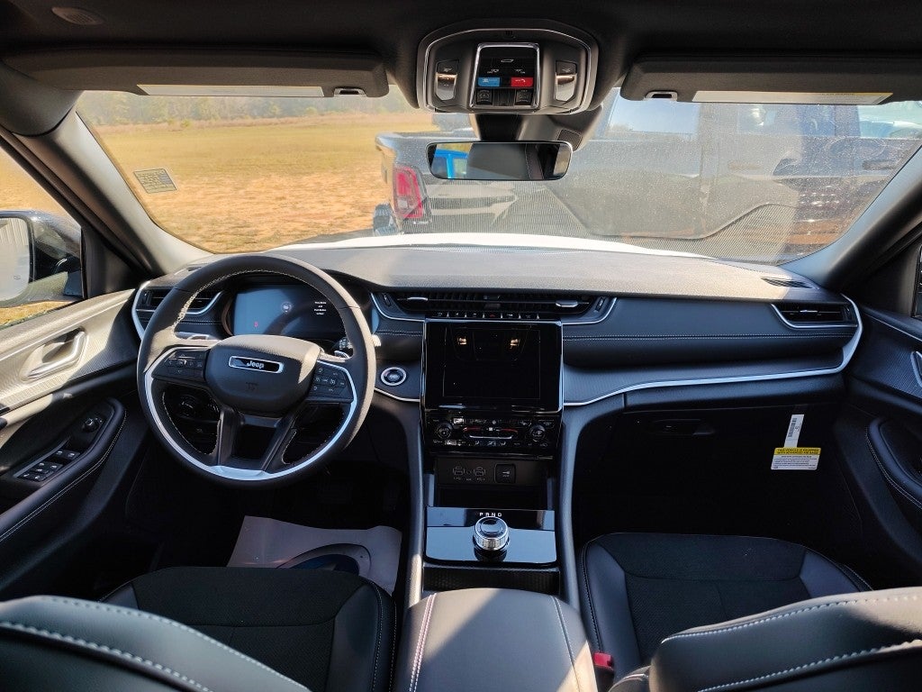 2025 Jeep Grand Cherokee L GRAND CHEROKEE L ALTITUDE X 4X2