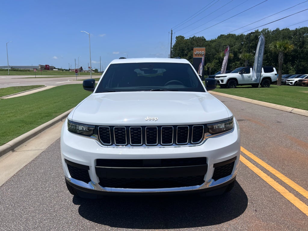 2026 Jeep Grand Cherokee L GRAND CHEROKEE L LAREDO 4X2