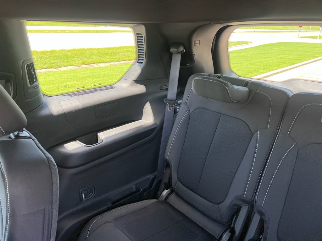 2026 Jeep Grand Cherokee L GRAND CHEROKEE L LAREDO 4X2