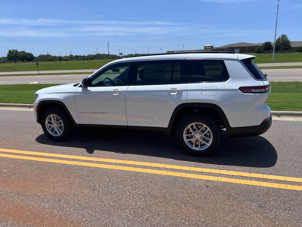 2026 Jeep Grand Cherokee L GRAND CHEROKEE L LAREDO 4X2