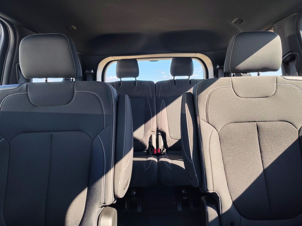 2025 Jeep Grand Cherokee L Laredo 4x2