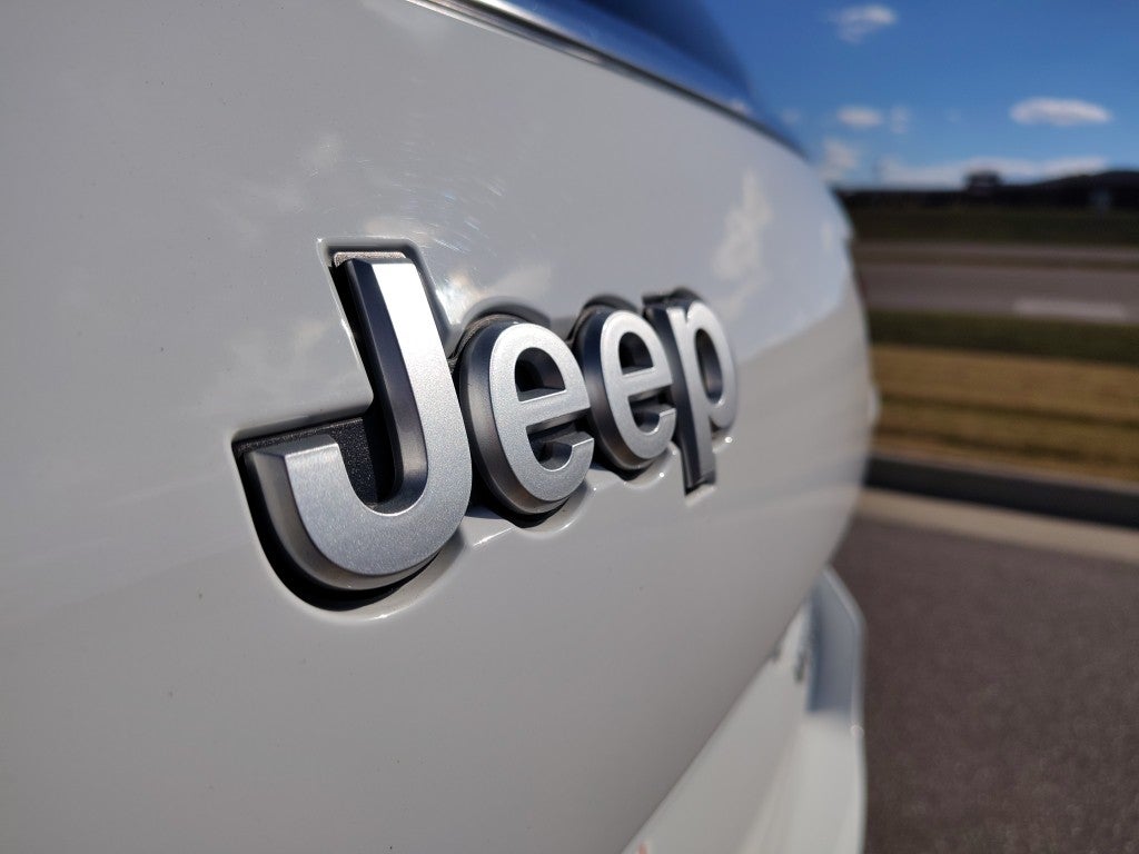 2025 Jeep Grand Cherokee L Laredo 4x2