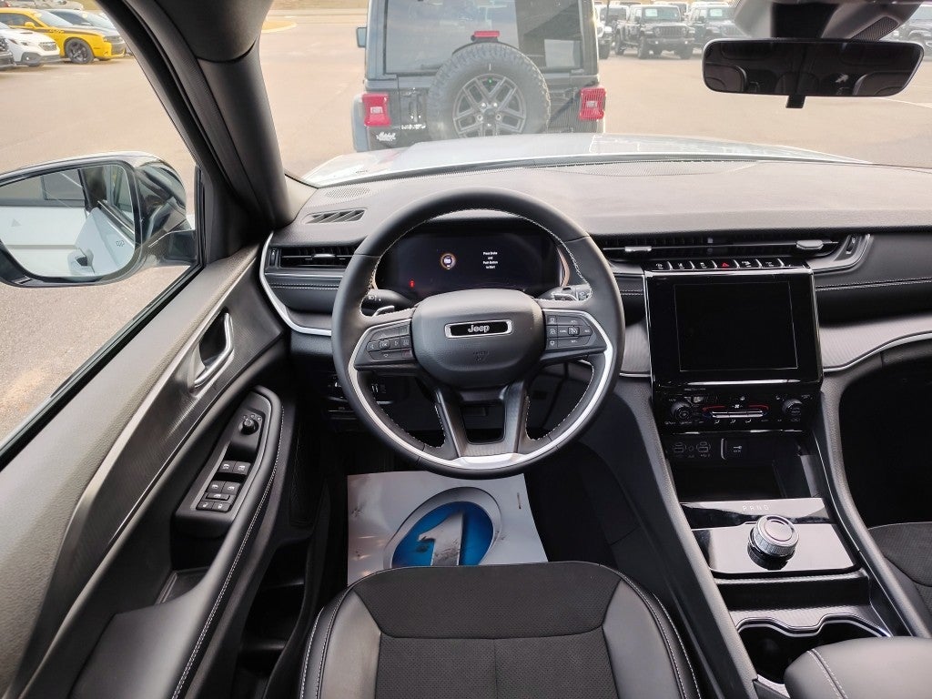 2025 Jeep Grand Cherokee L GRAND CHEROKEE L ALTITUDE X 4X2