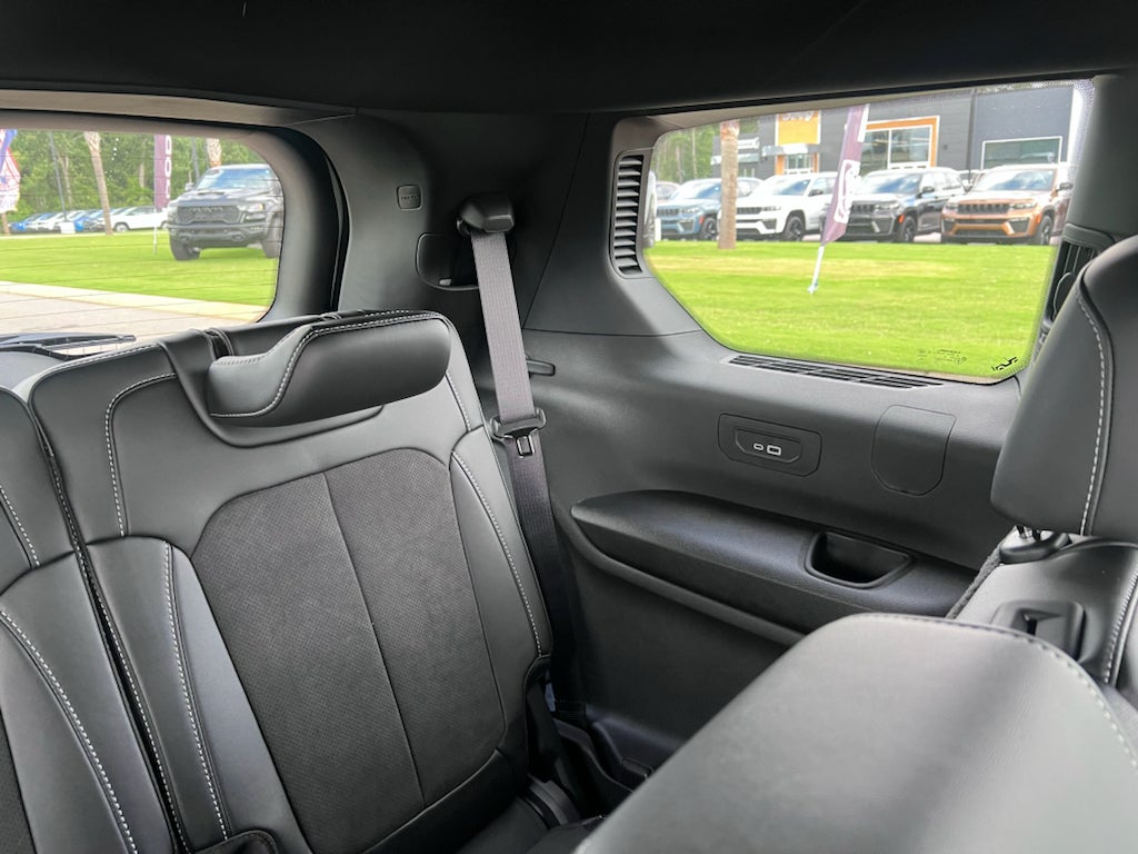 2026 Jeep Grand Cherokee L GRAND CHEROKEE L LAREDO ALTITUDE 4X2