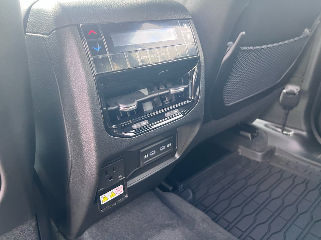 2026 Jeep Grand Cherokee L GRAND CHEROKEE L LAREDO ALTITUDE 4X2