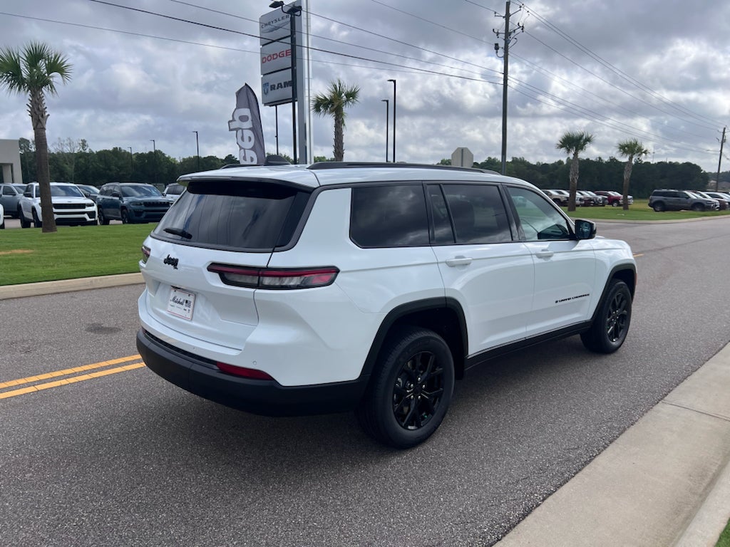 2026 Jeep Grand Cherokee L GRAND CHEROKEE L LAREDO ALTITUDE 4X2