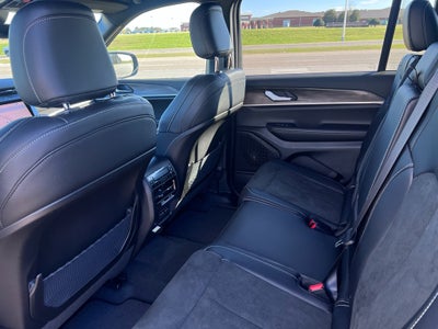 2026 Jeep Grand Cherokee L GRAND CHEROKEE L LAREDO ALTITUDE 4X2