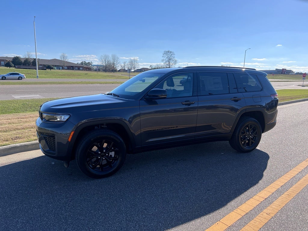 2026 Jeep Grand Cherokee L GRAND CHEROKEE L LAREDO ALTITUDE 4X2