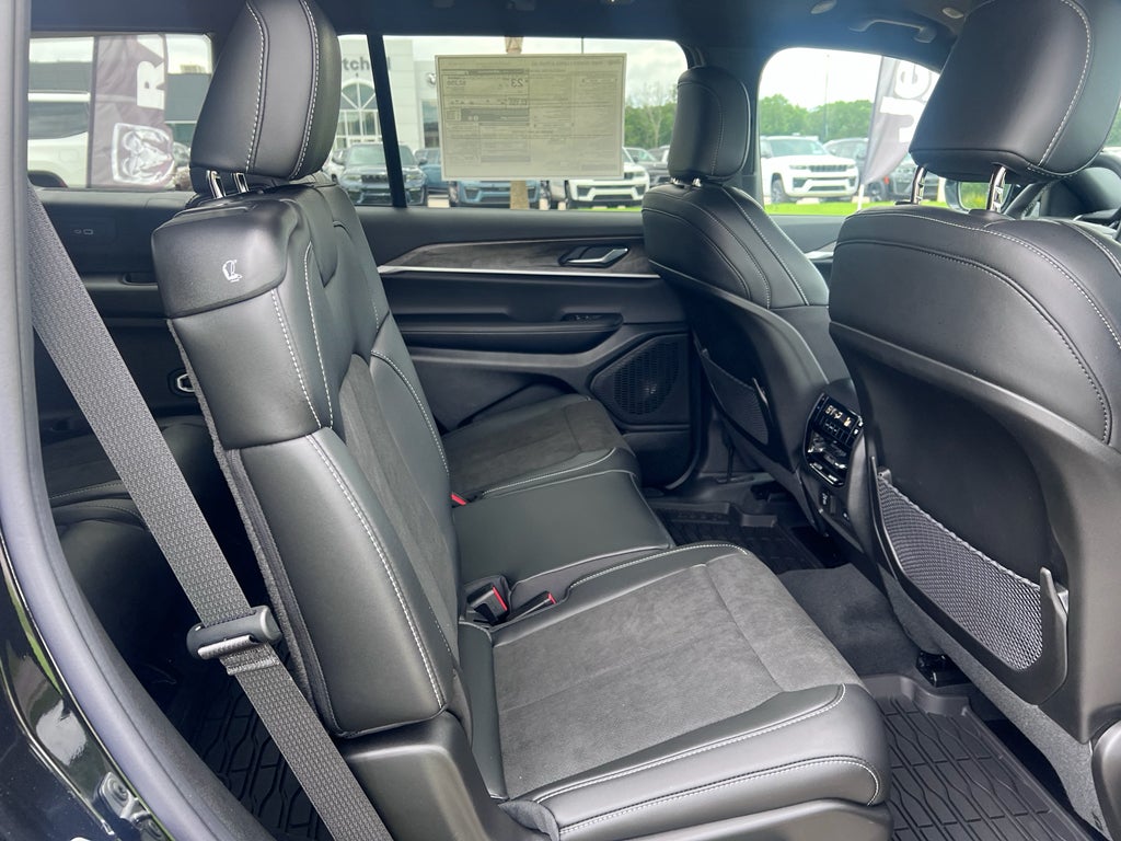 2026 Jeep Grand Cherokee L GRAND CHEROKEE L LAREDO ALTITUDE 4X2