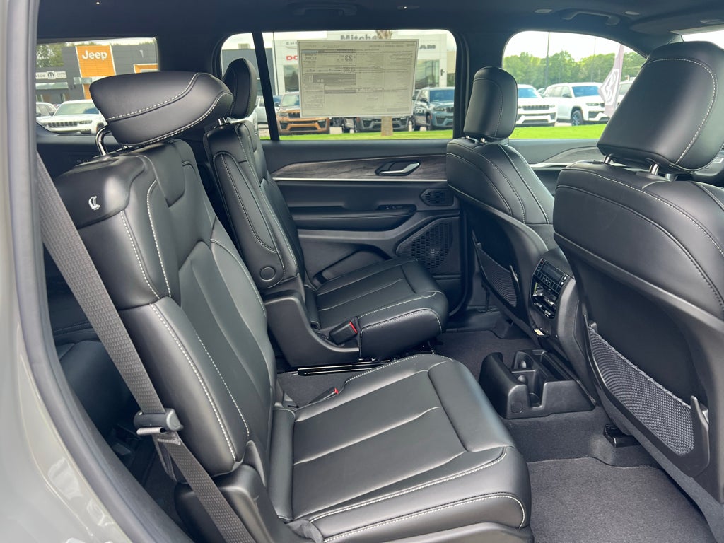 2027 Jeep Grand Cherokee L GRAND CHEROKEE L LIMITED 4X2